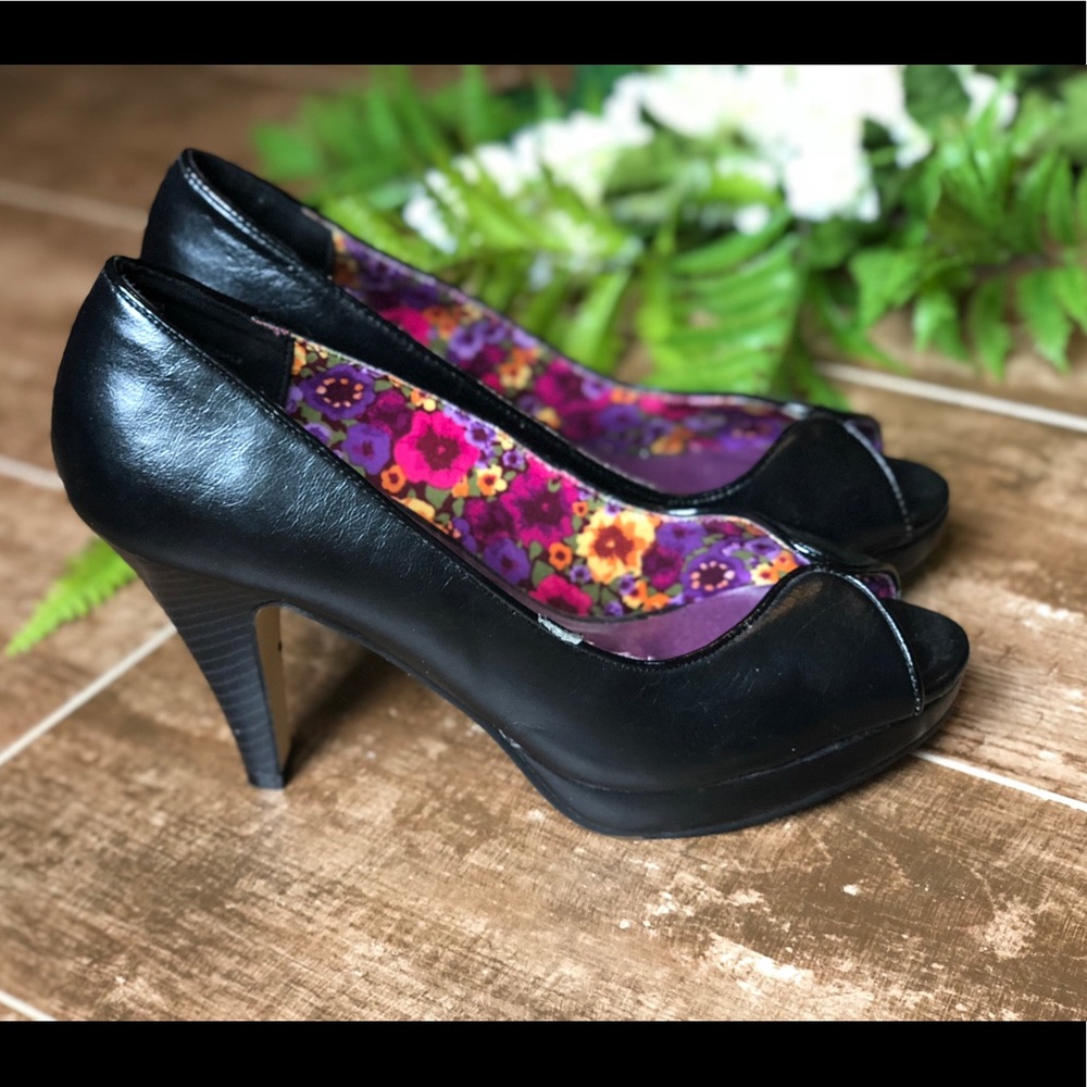 Madden Girl Keisha Peep toe heels 4’in